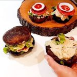 Learn how to make a mouthwatering raw vegan cheeseburger with mushrooms and cheese. Enjoy the benefits of a raw vegetarian diet for weight loss and improved nutrition.