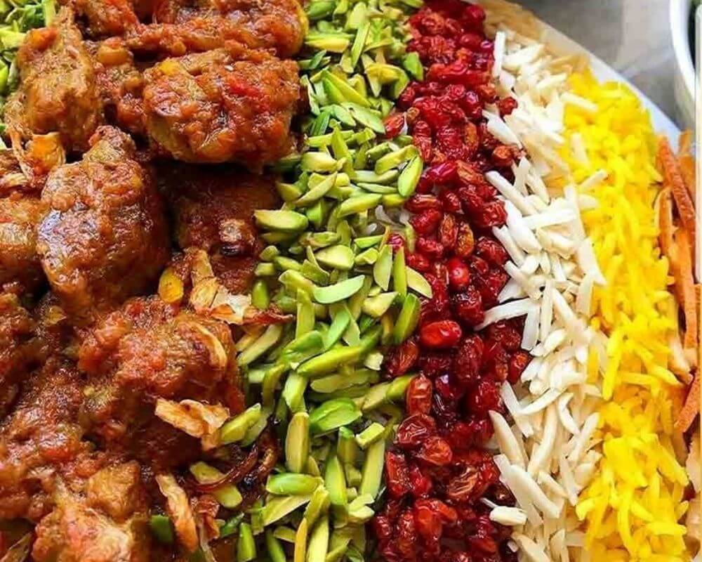Delicious Vegan Gheymeh Nesar Recipe: Persian Rice with Nuts & Vegan Meat