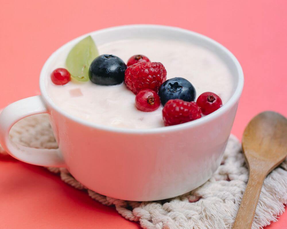 Make your own delicious and creamy vegan yogurt at home in just 4 easy steps! This recipe is perfect for beginners and experienced yogurt makers alike. 